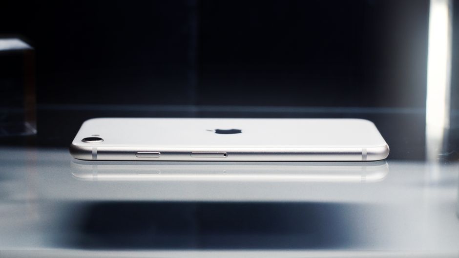 iPhone не заряжается