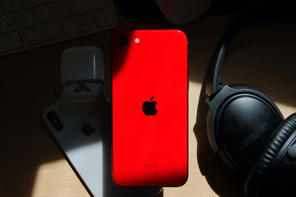 iPhone завис на яблоке