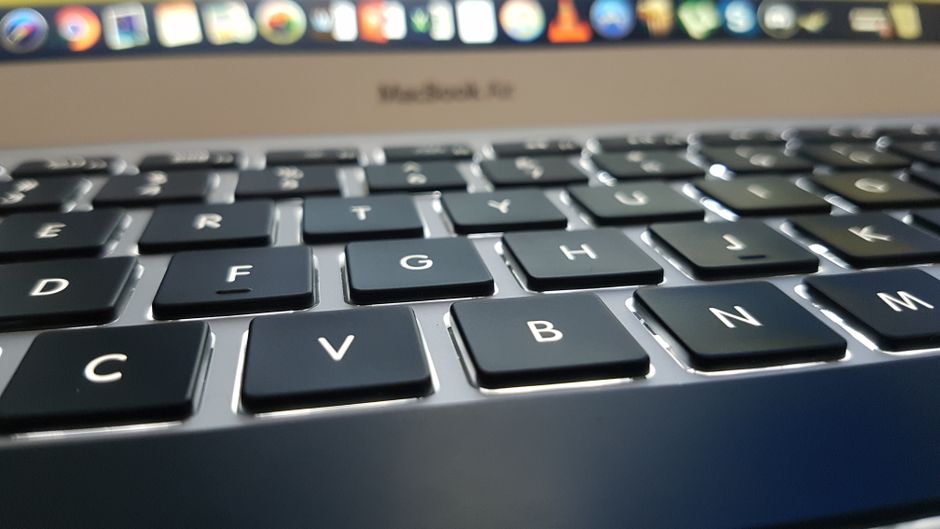 MacBook залили жидкостью